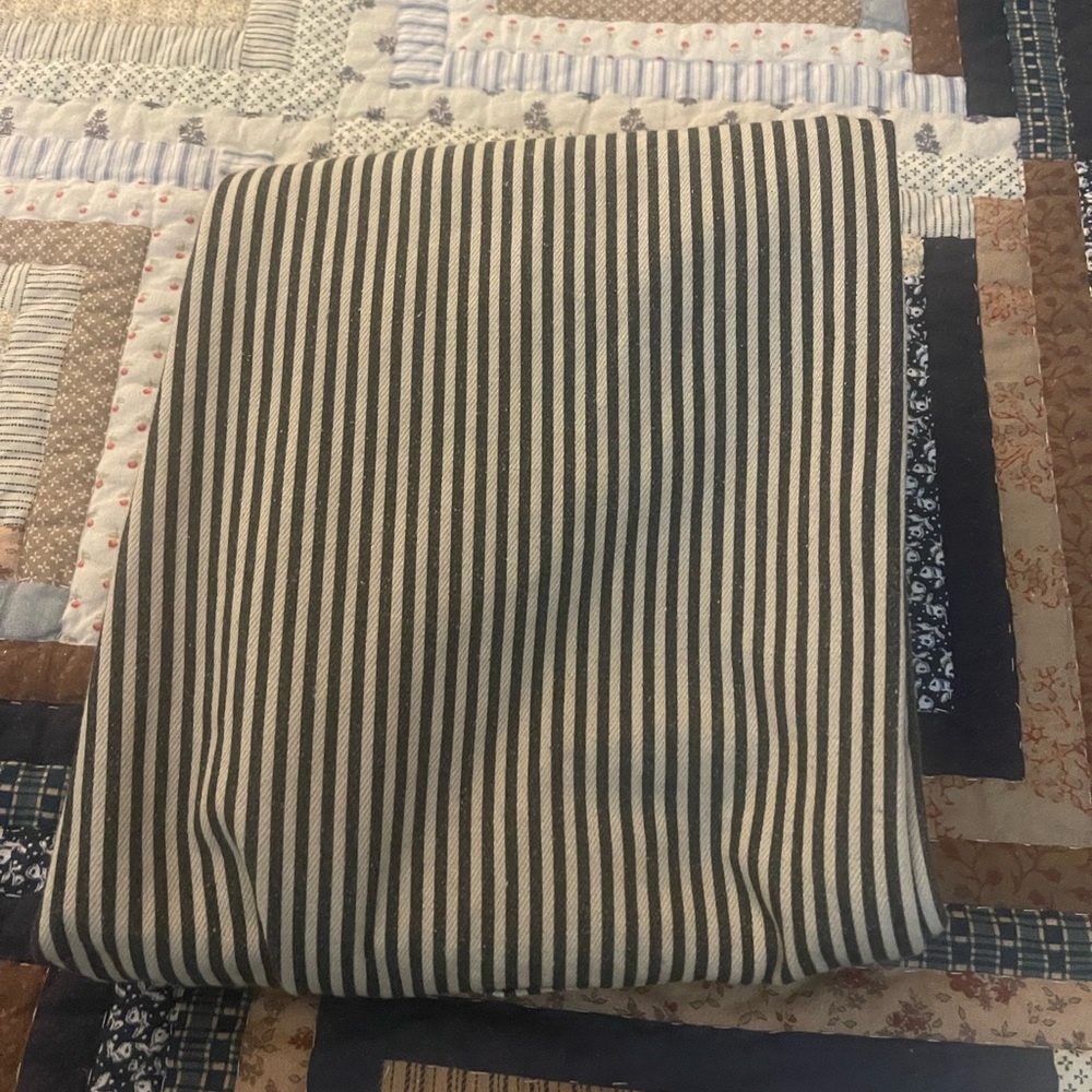 Pants - Picture 4 of 7